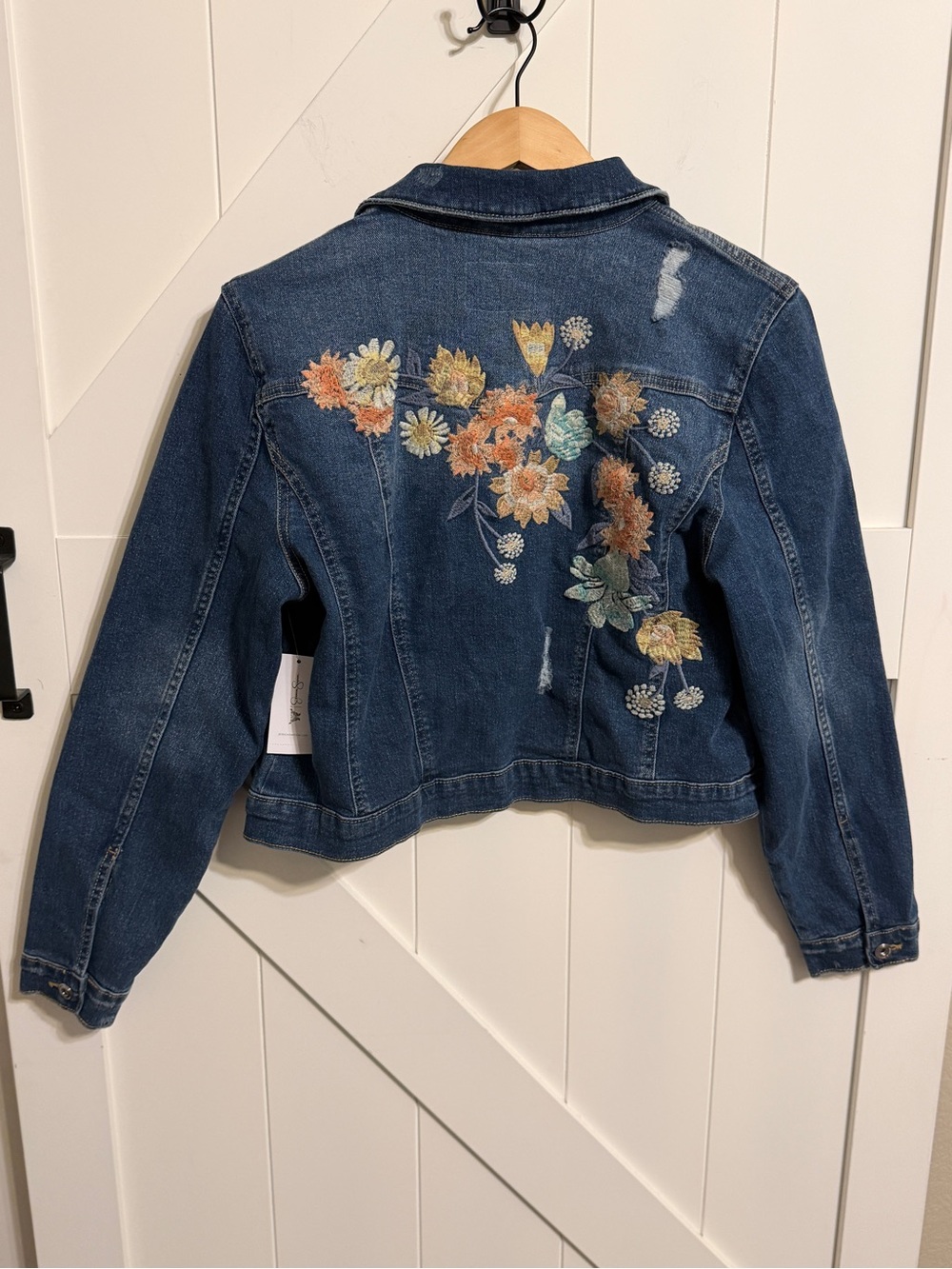 New Jessica Simpson Dark Blue Denim Jacket with Floral Embroidery Women’s Medium